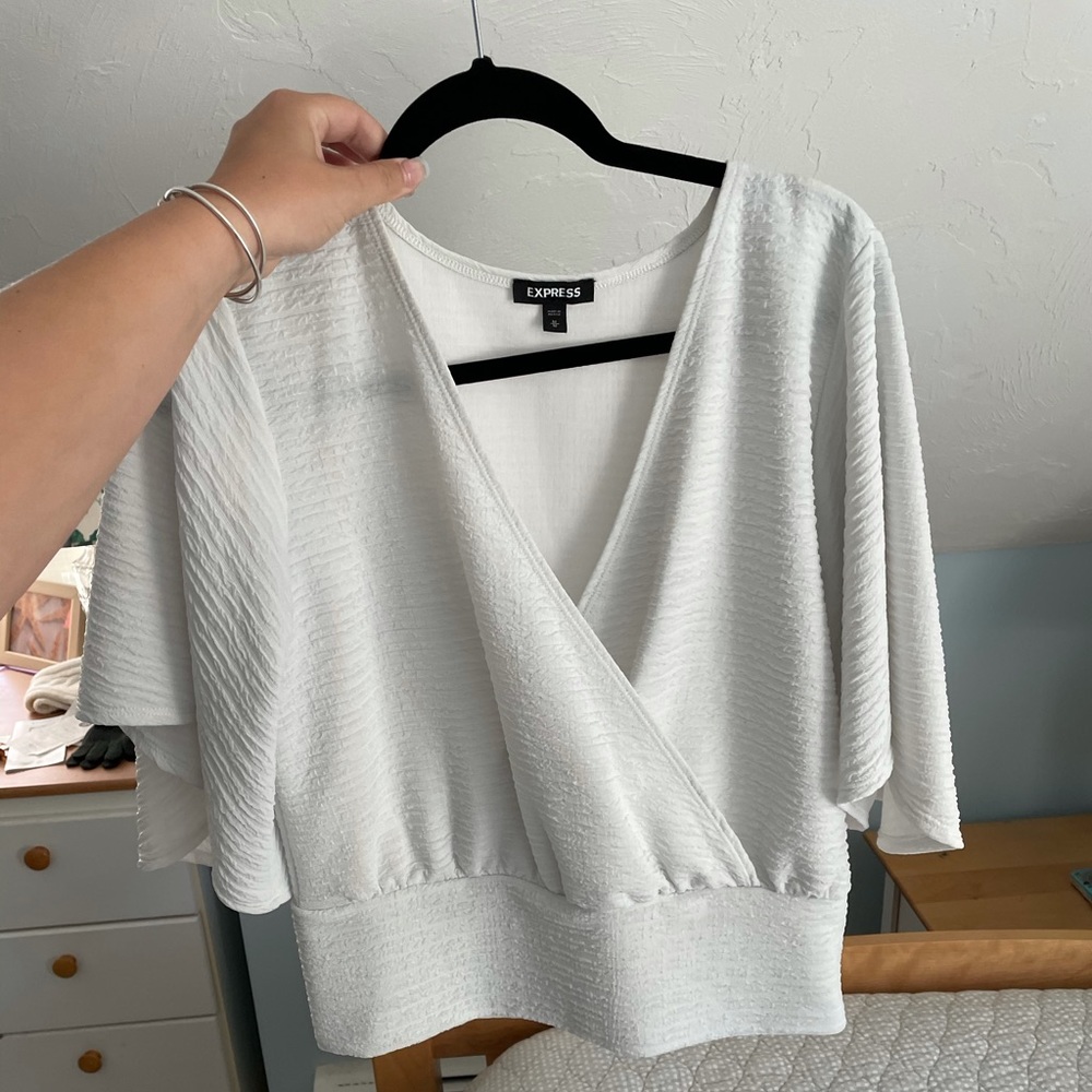 Express wrap flutter sleeve shirt (M)